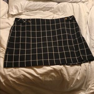 Striped skirt with button tabs